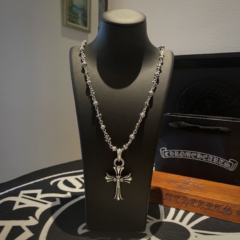 Ch**me He**ts necklaces